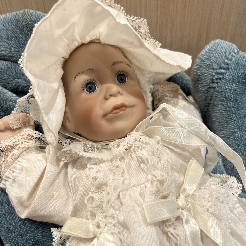1983 Lee Middleton 12" FIRST MOMENTS Christening Doll Vintage Small Lace Baby 80